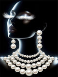 PEARL PAINTING I ELEGANZ IN SCHWARZ UND PERLEN